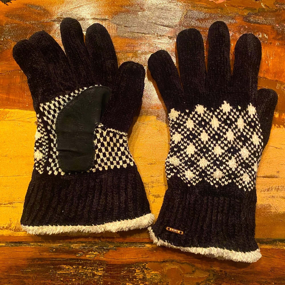 3 item bundle for $15✨create your bundle and send to me Winter gloves